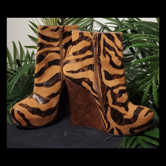 CATHY JEAN ANIMAL PRINT WEDGE - Picture 2 of 5
